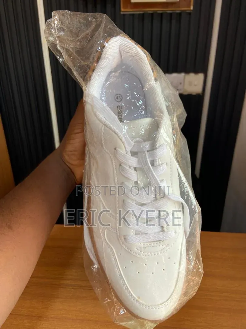 Women’S White Casual Sneakers With Leopard Print Heel