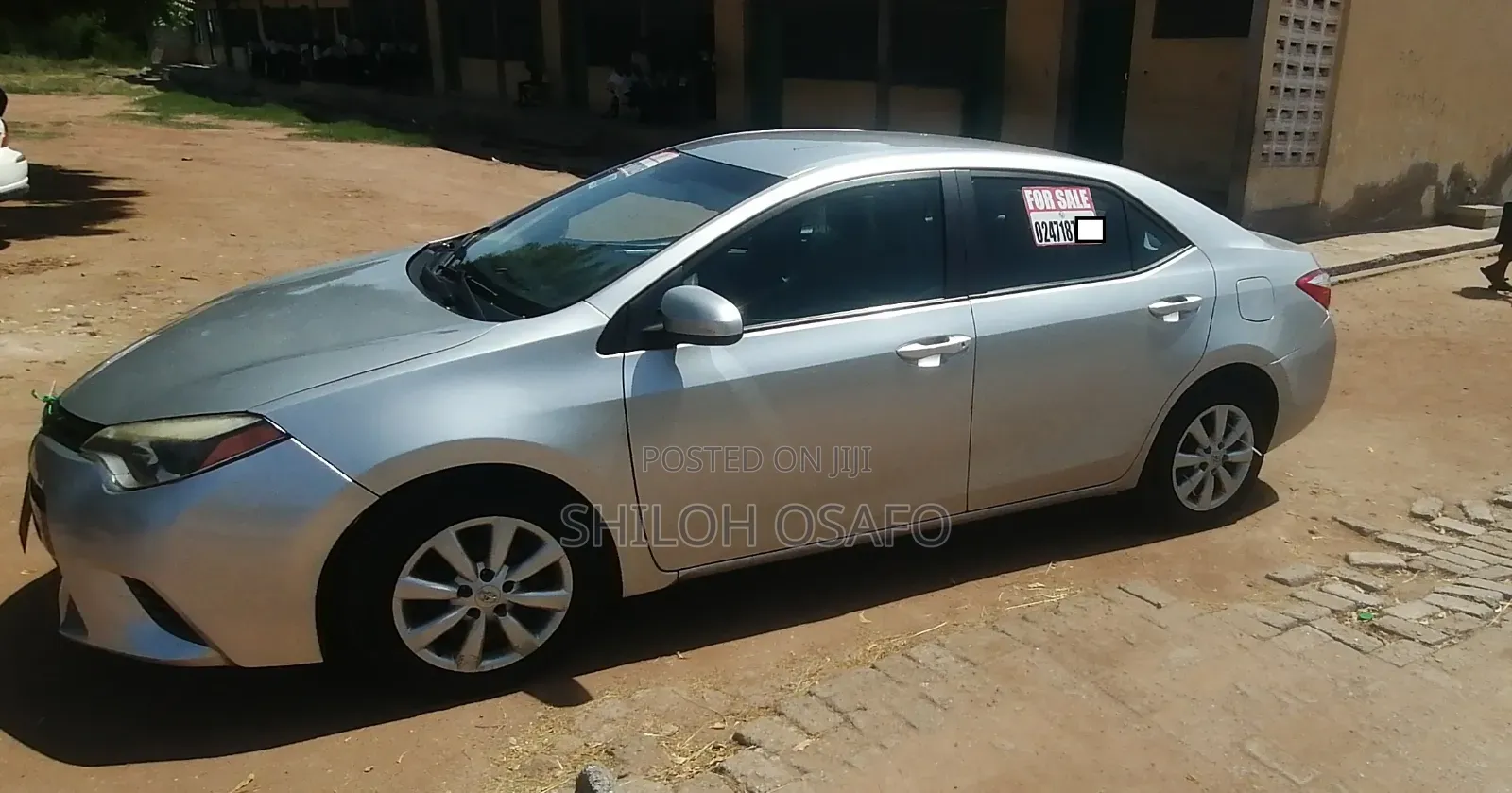 Toyota Corolla LE 4dr Sedan (1.8L 4cyl CVT) 2016 Silver