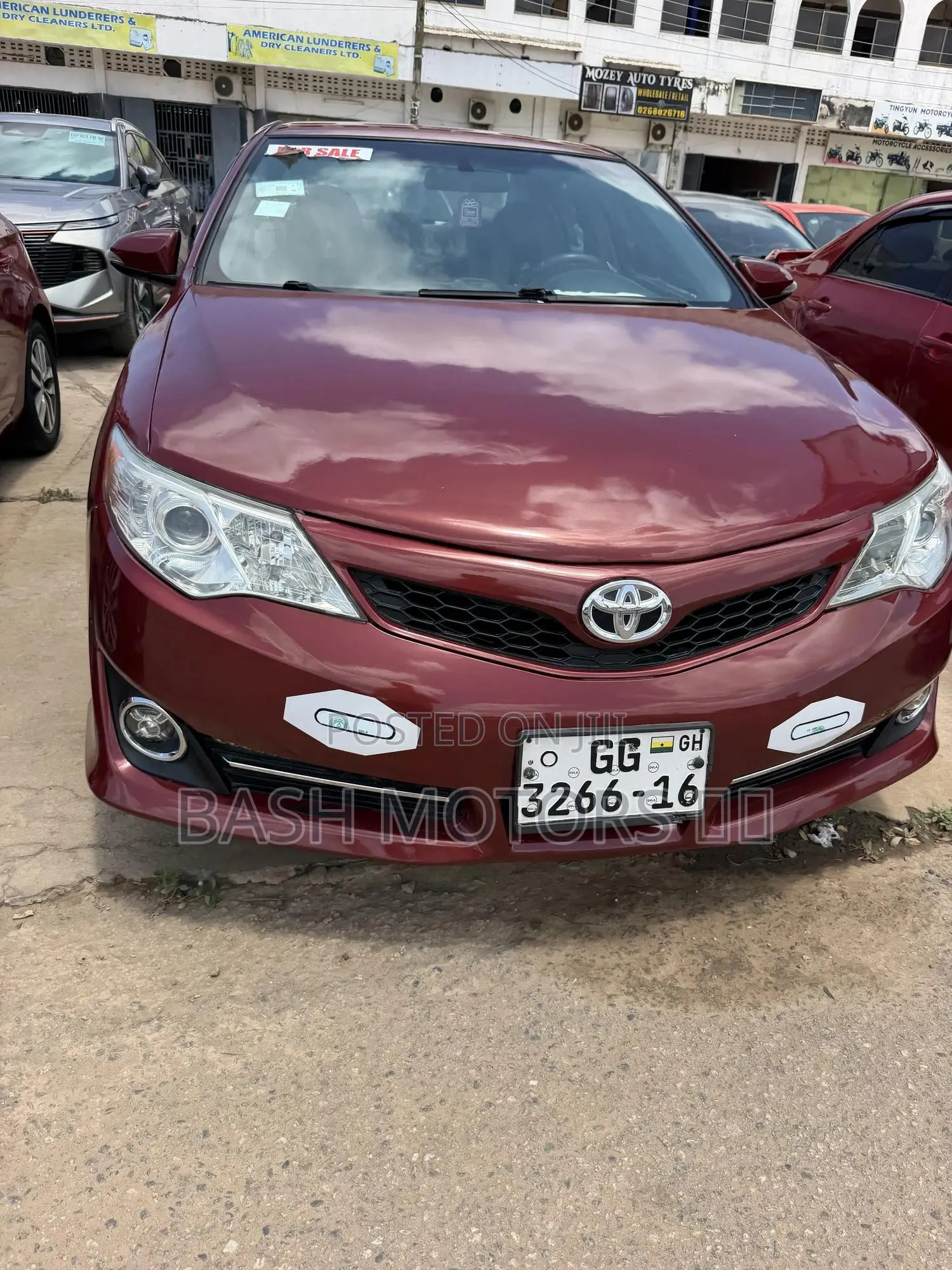Toyota Camry LE 4dr Sedan (2.5L 4cyl 6A) 2014 Red