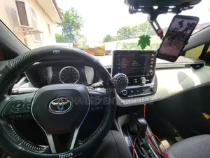 Toyota Corolla SE 2020 Red