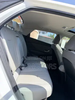 Hyundai Elantra Limited 2023 White
