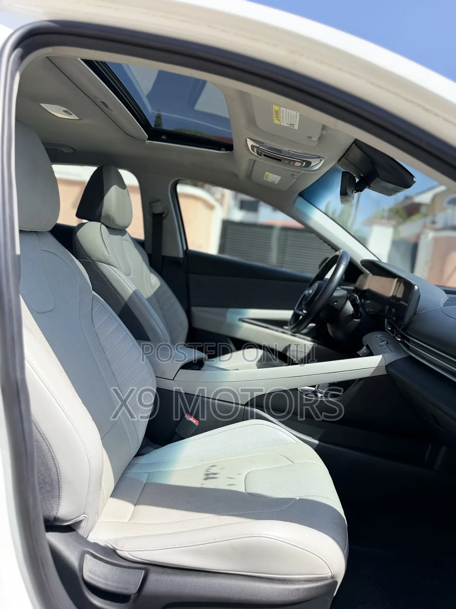 Hyundai Elantra Limited 2023 White