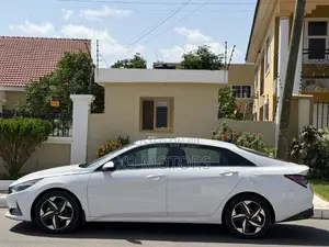 Hyundai Elantra Limited 2023 White