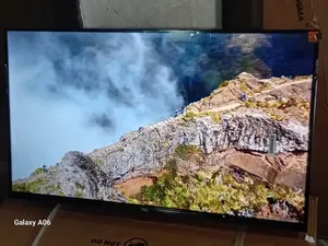 TCL 32” Entertainment Hub – Smart Viewing Experience