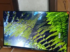 TCL 32” Entertainment Hub – Smart Viewing Experience