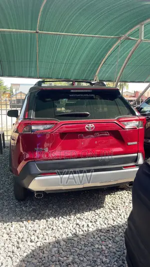 Toyota RAV4 Adventure 2019 Red