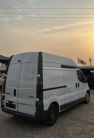 Renault Trafic 2005 White
