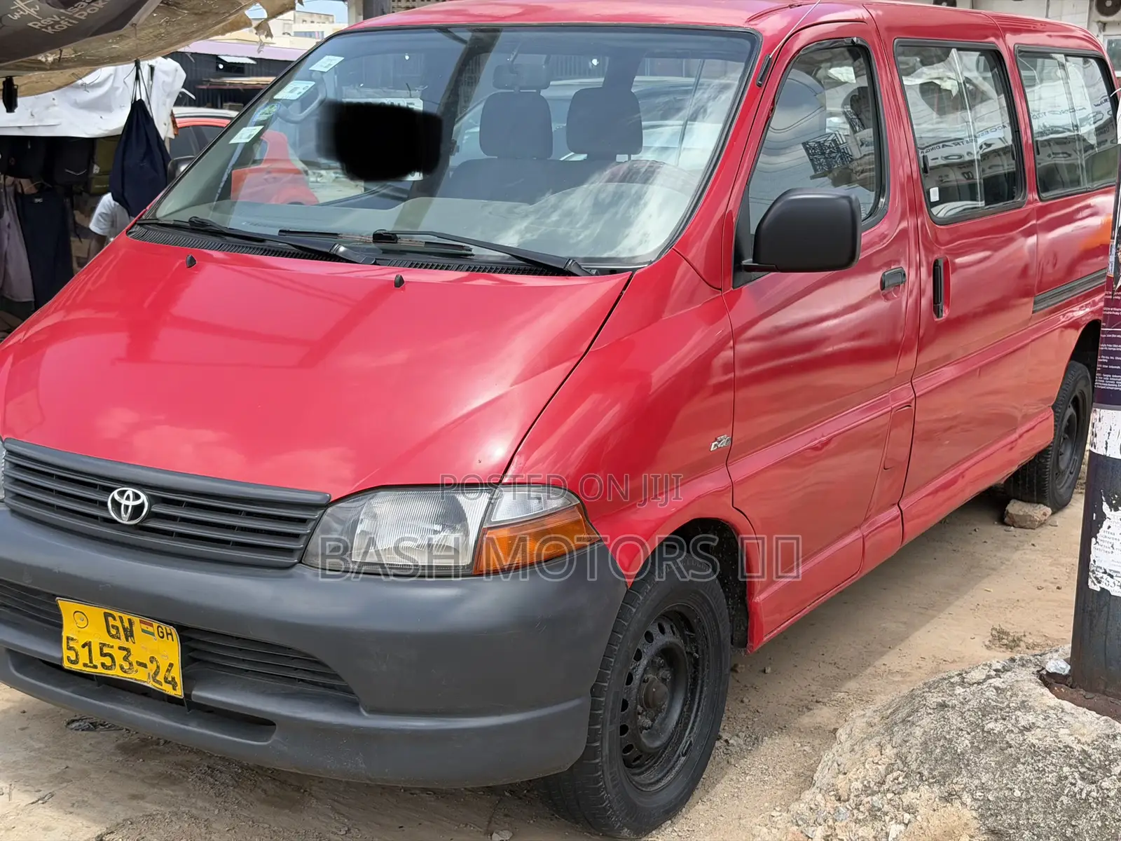 Toyota HiAce 2010 Red