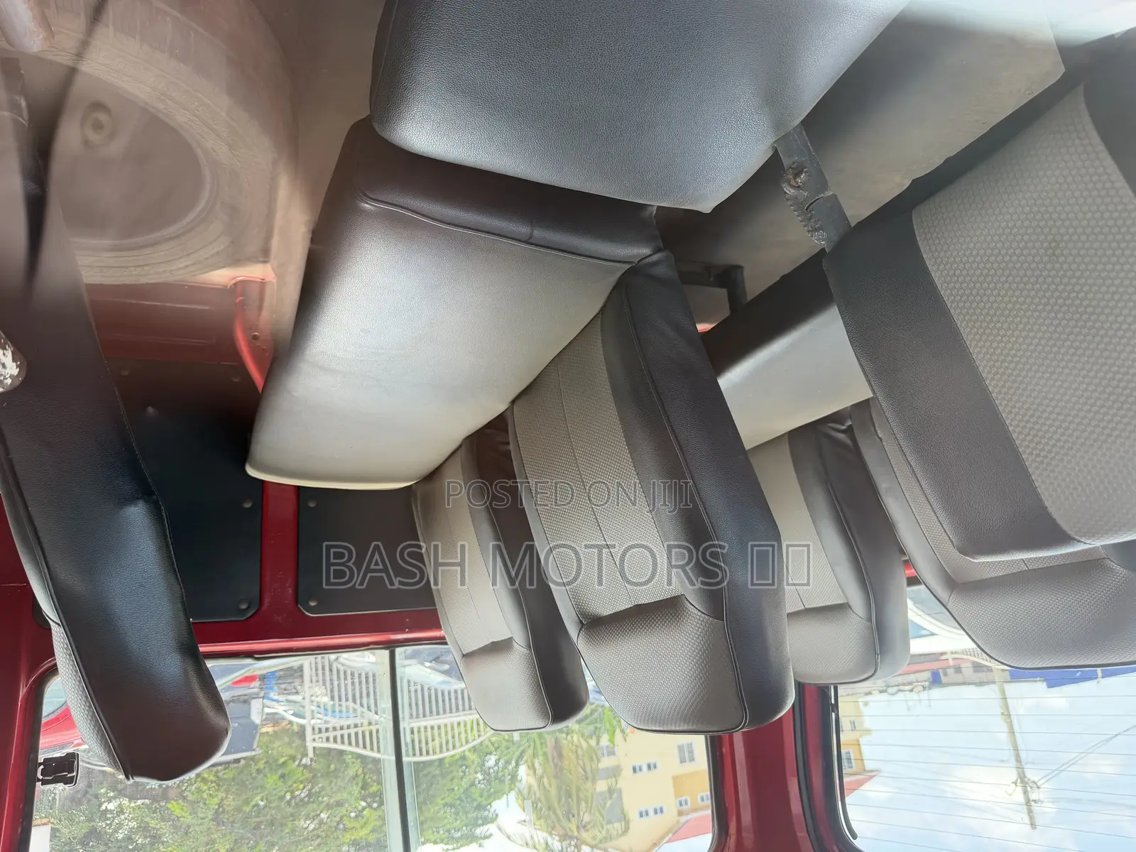 Toyota HiAce 2010 Red