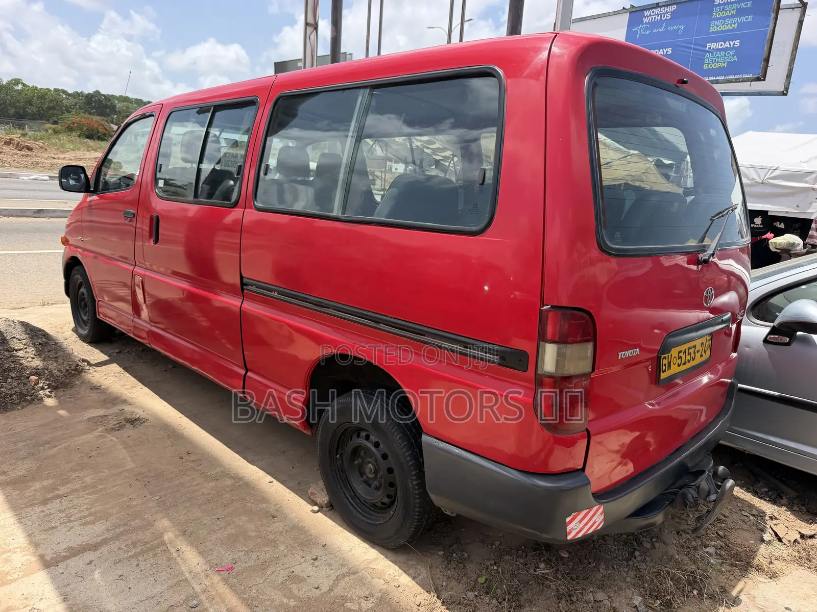 Toyota HiAce 2010 Red