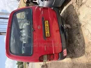 Toyota HiAce 2010 Red