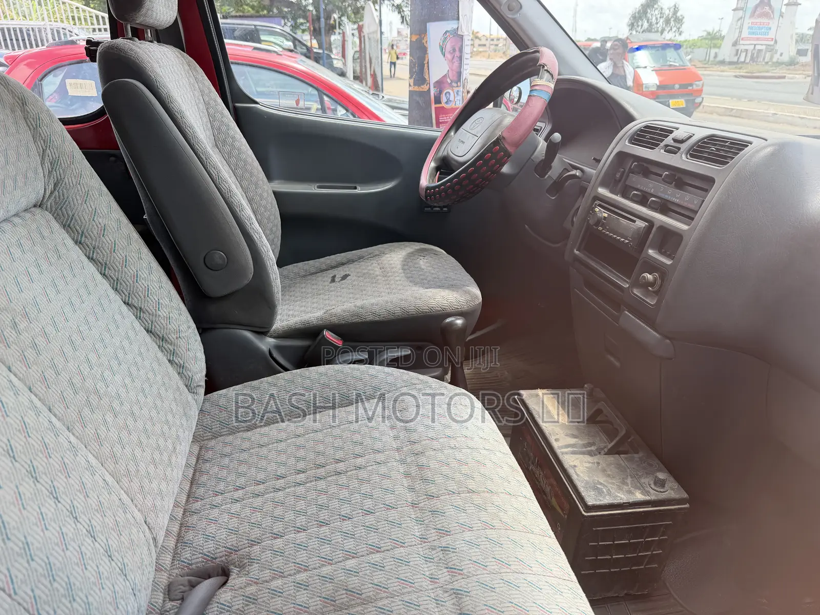 Toyota HiAce 2010 Red