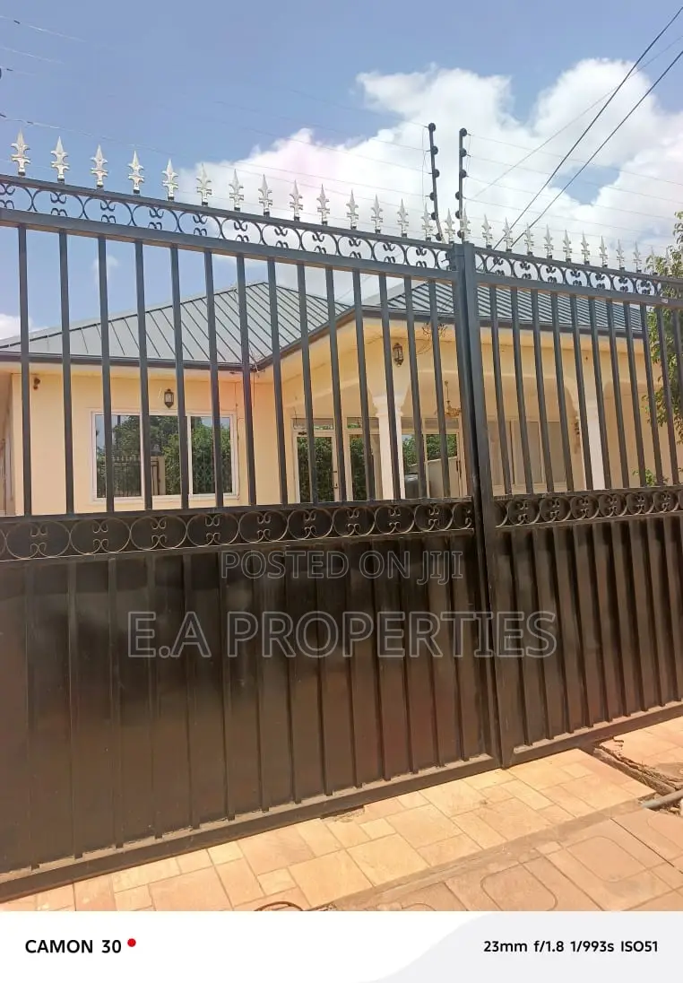 3bdrm House in Ea Properties, Frafraha for rent