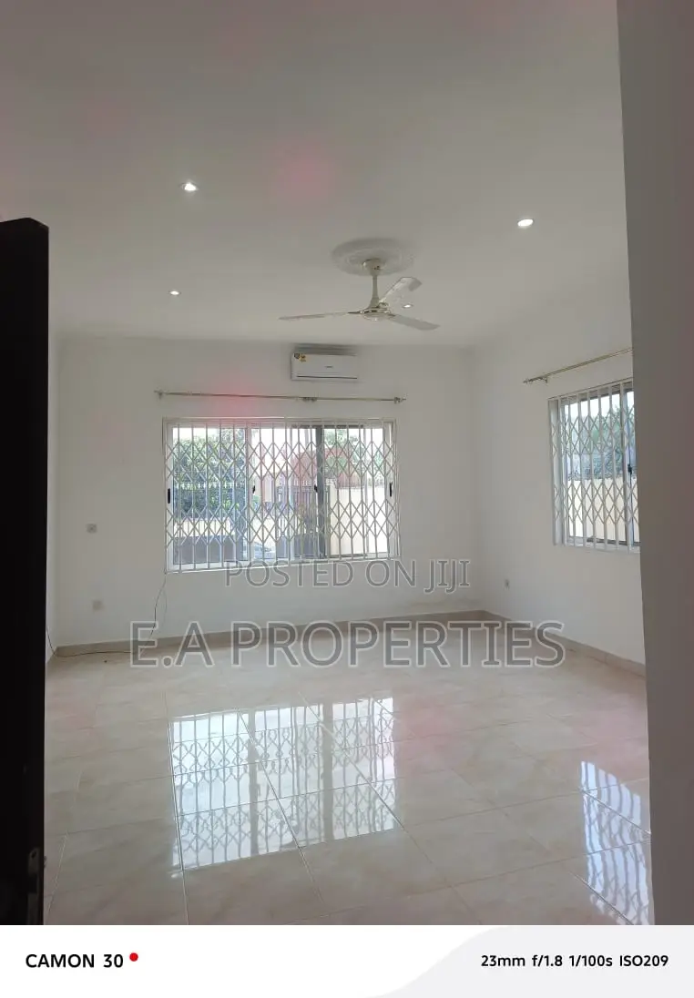 3bdrm House in Ea Properties, Frafraha for rent