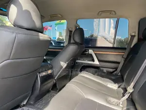 Toyota Land Cruiser 5.7 V8 2013 Black