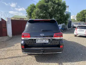 Toyota Land Cruiser 5.7 V8 2013 Black