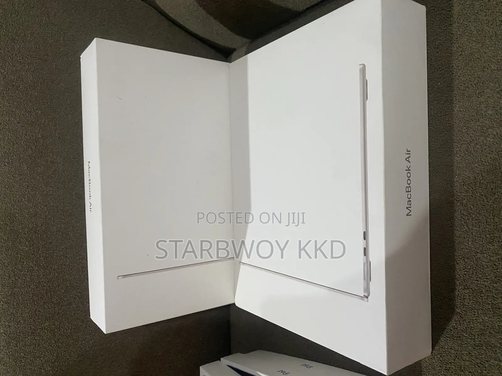 New Laptop Apple MacBook Air 2025 M4 13-inch 16GB Apple M4 SSD 256GB