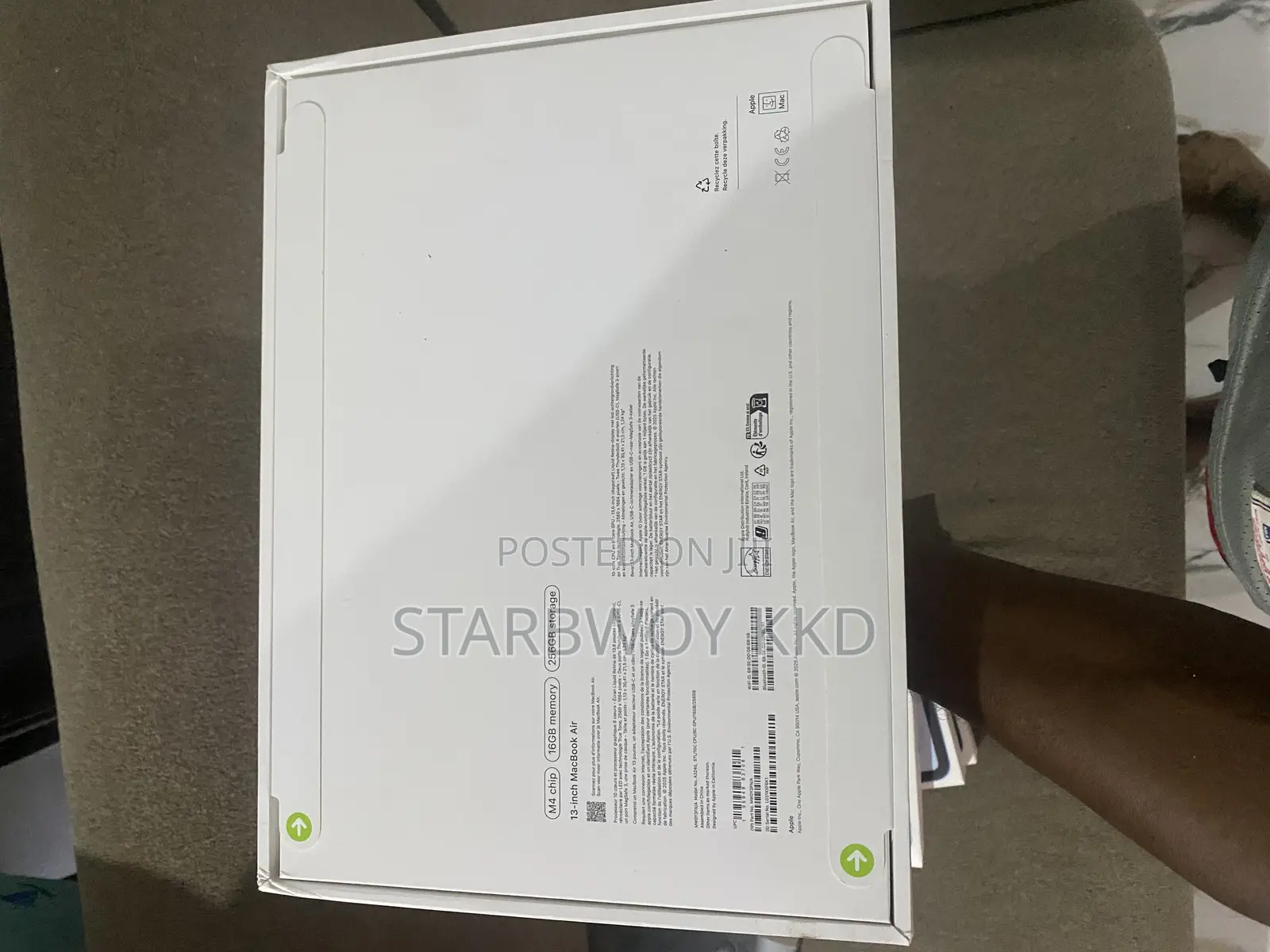 New Laptop Apple MacBook Air 2025 M4 13-inch 16GB Apple M4 SSD 256GB