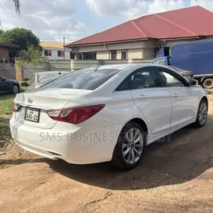 Hyundai Sonata GLS Sedan FWD (2.4L 4cyl 5A) 2010 White