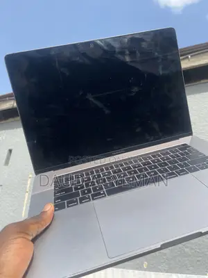 Laptop Apple MacBook Pro 2019 16GB Intel Core i7 SSD 512GB