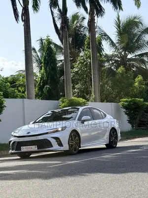 Toyota Camry XSE 2025 White