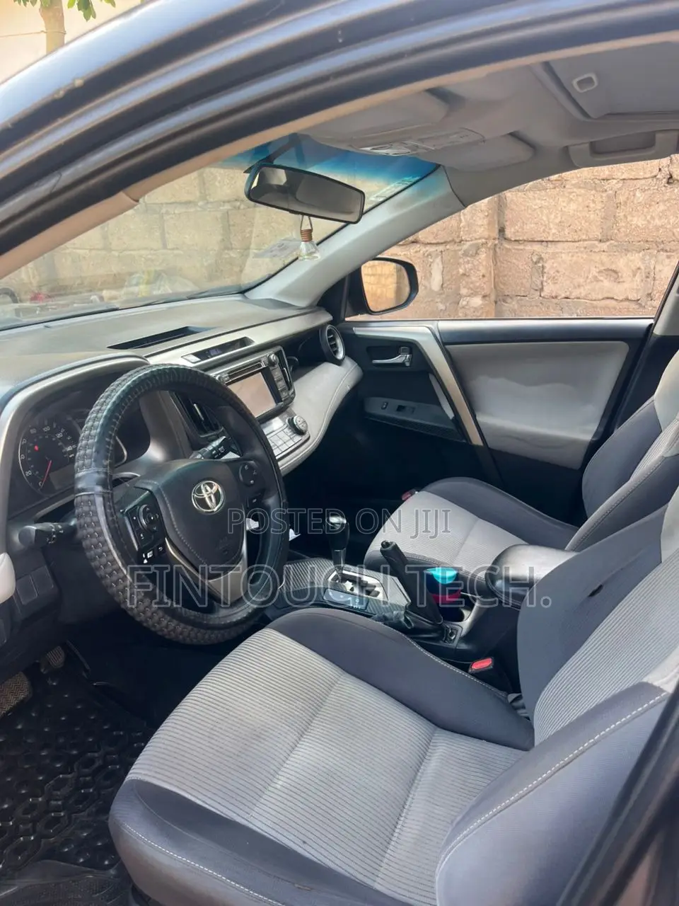 Toyota RAV4 XLE 4dr SUV AWD (2.5L 4cyl 6A) 2015 Gray