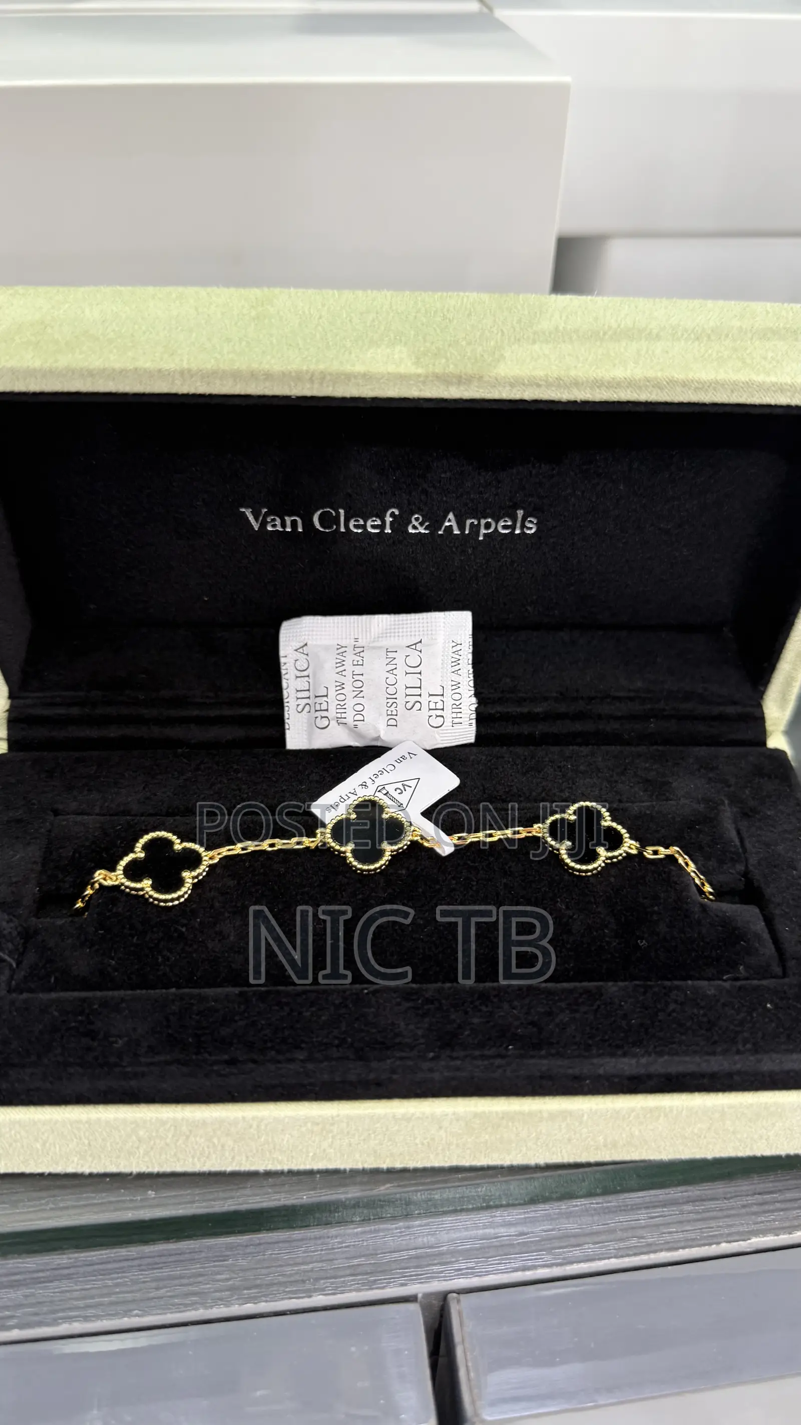 Van Cleef Arpels Bracelets