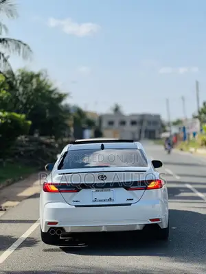 Toyota Camry 2025 White