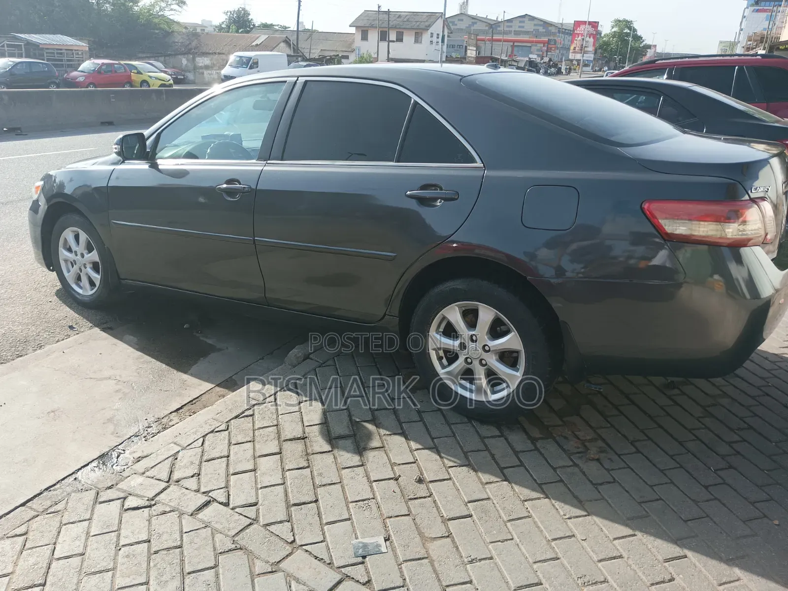 Toyota Camry SE 4dr Sedan (2.5L 4cyl 6A) 2011 Gray