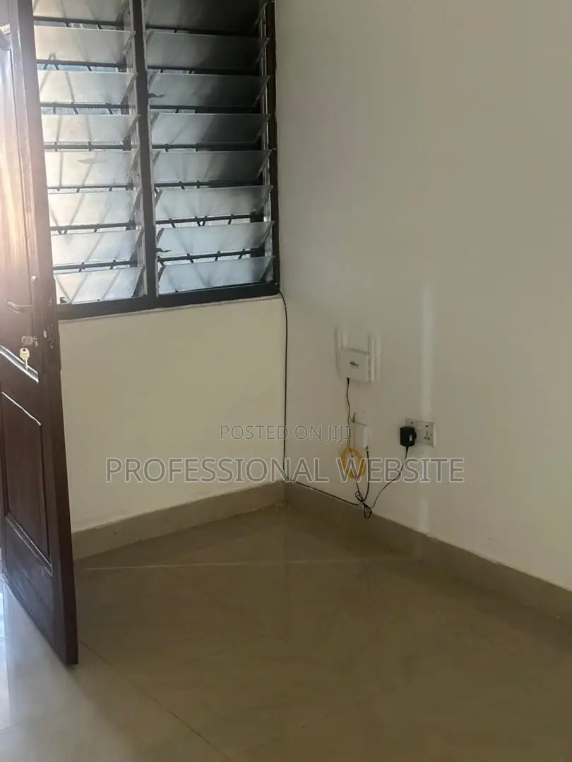 1bdrm Apartment in School Junction for rent