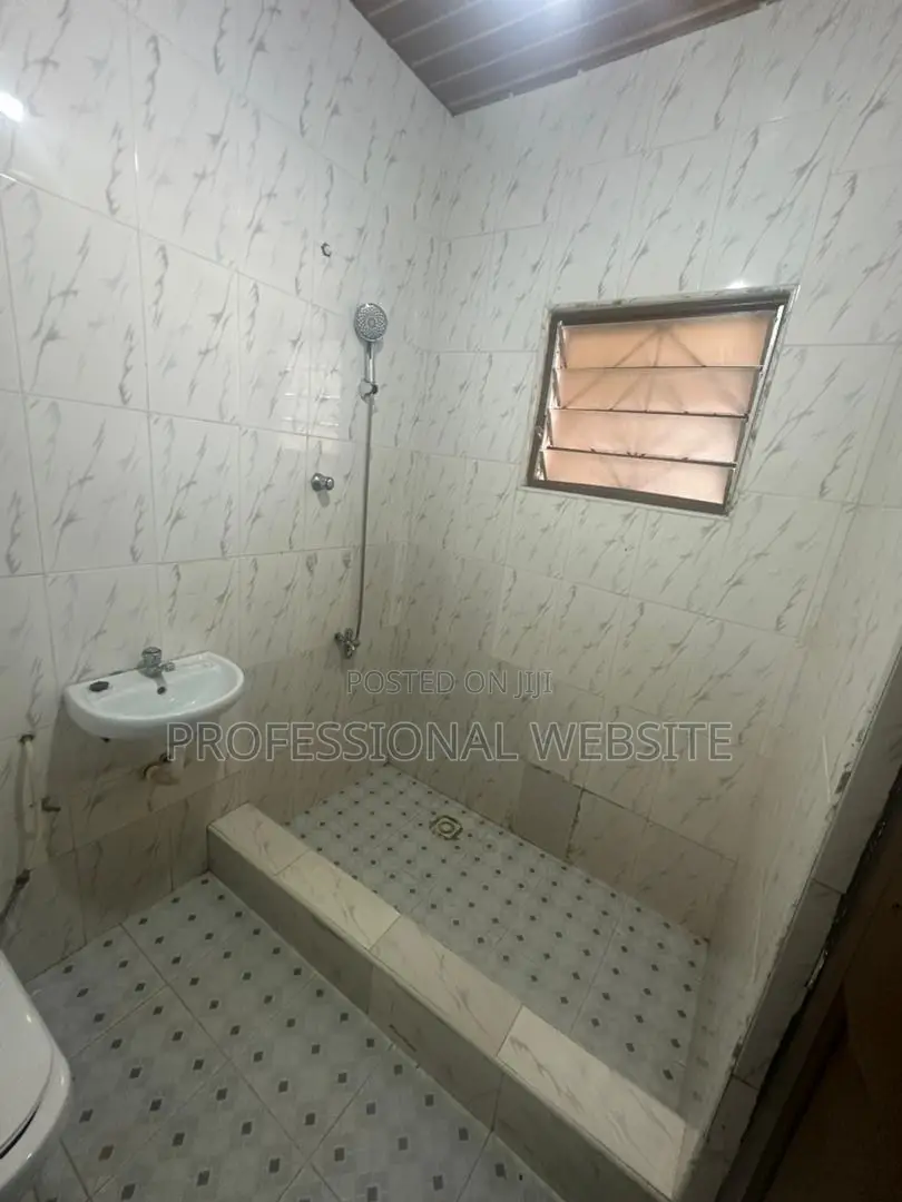 1bdrm Apartment in School Junction for rent