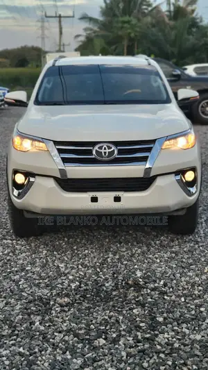 Toyota Fortuner 2.7 AWD 2019 White
