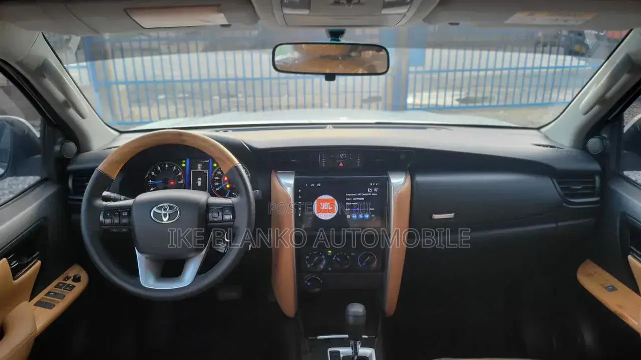 Toyota Fortuner 2.7 AWD 2019 White