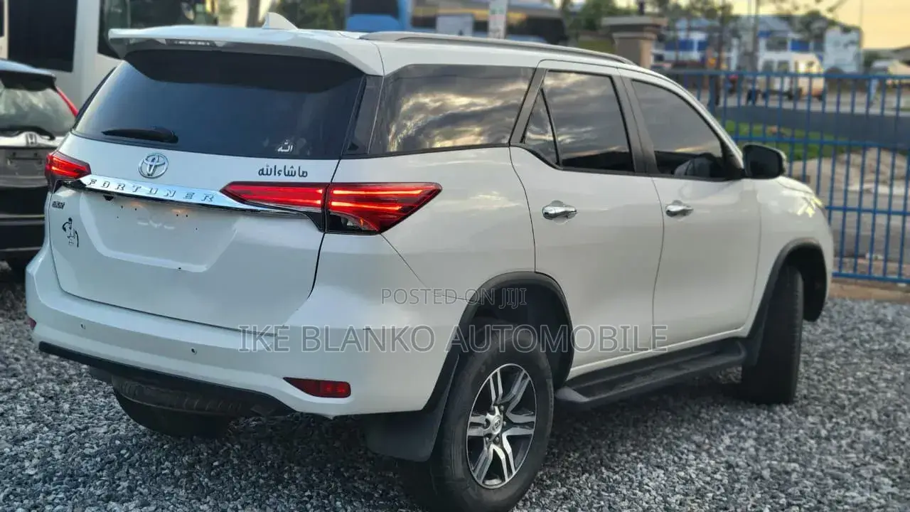 Toyota Fortuner 2.7 AWD 2019 White