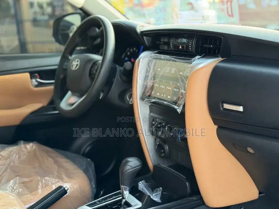 Toyota Fortuner 2.7 AWD 2019 White