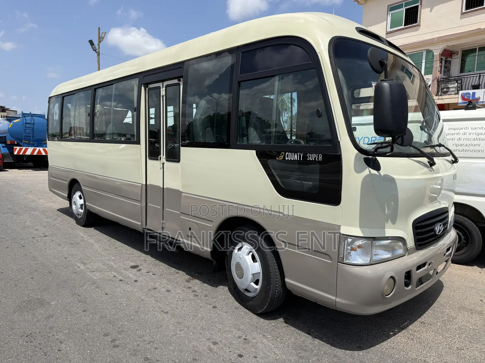 Hyundai County 2010 Beige