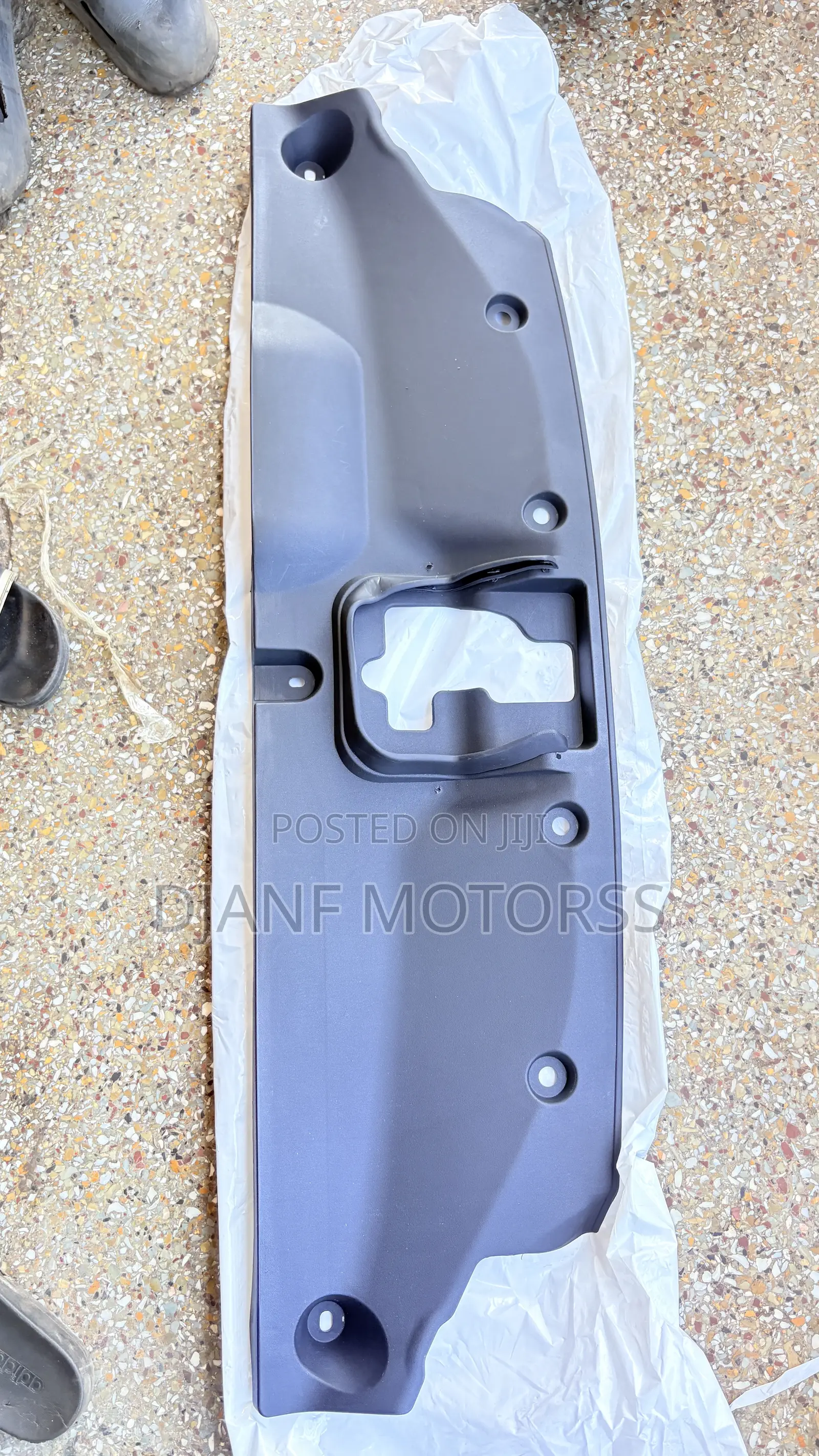 Highlander Grand 2024 Radiator Panel