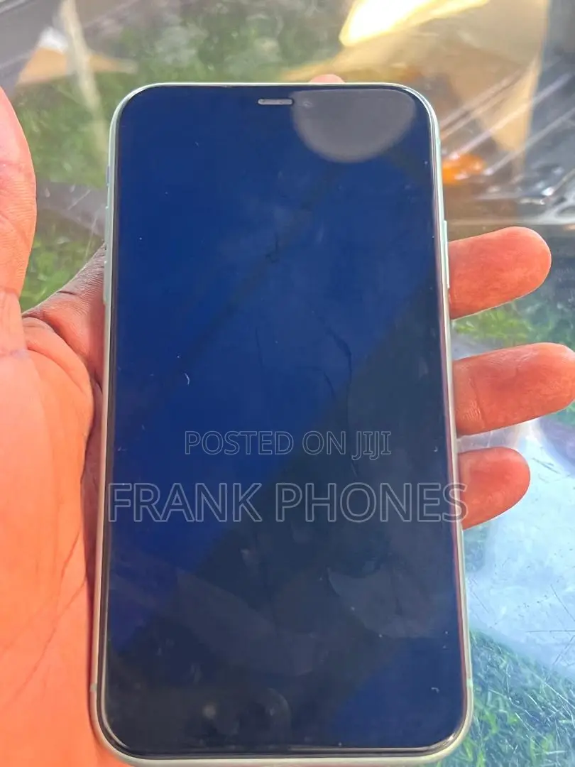 New Apple iPhone 11 128 GB Green