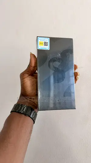 New Samsung Galaxy S22 5G 256 GB Green