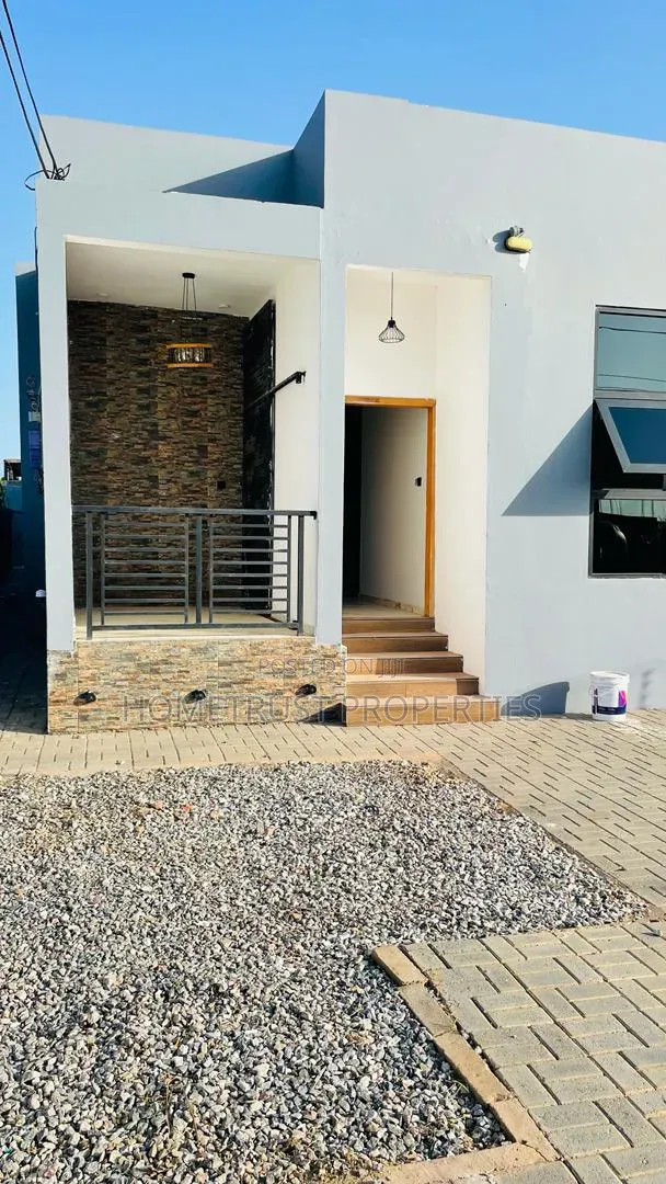 3bdrm House in Pokuase Odumase for sale