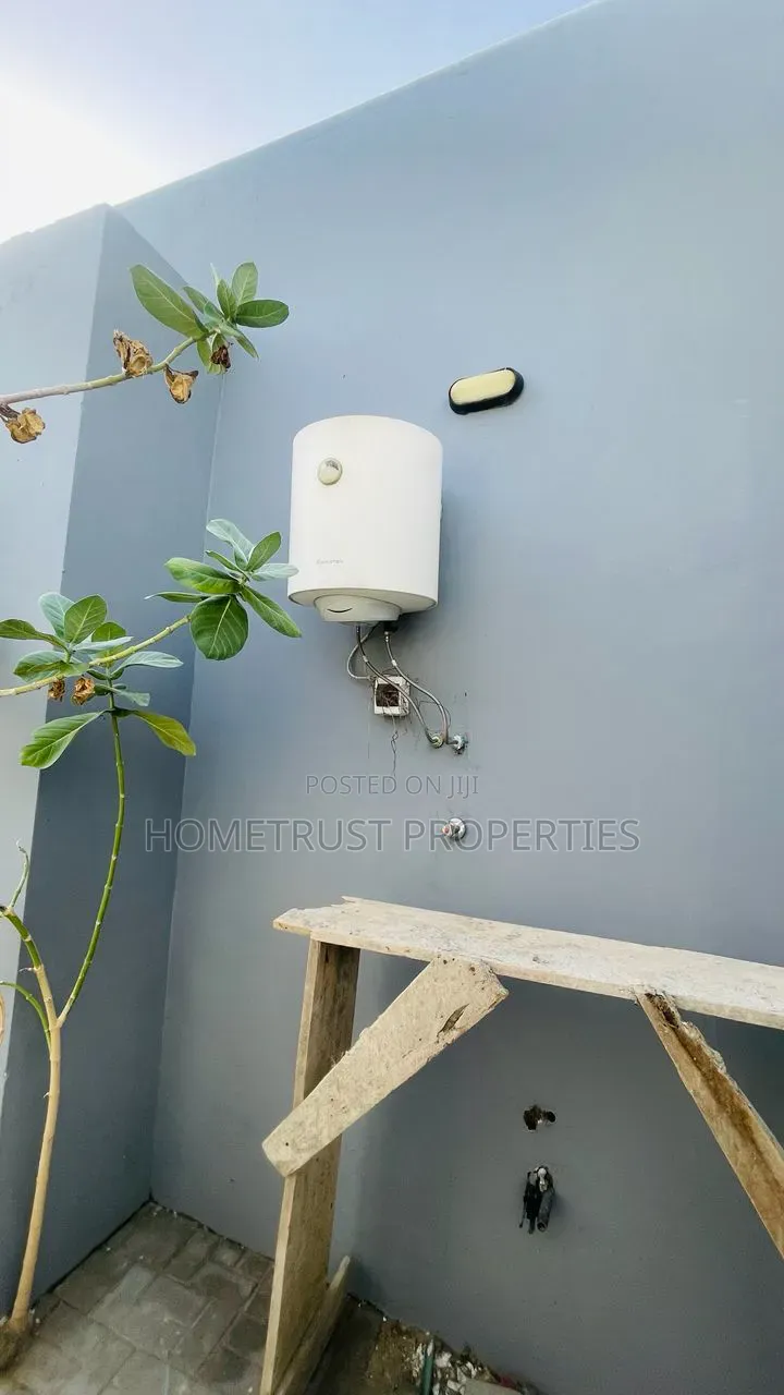 3bdrm House in Pokuase Odumase for sale