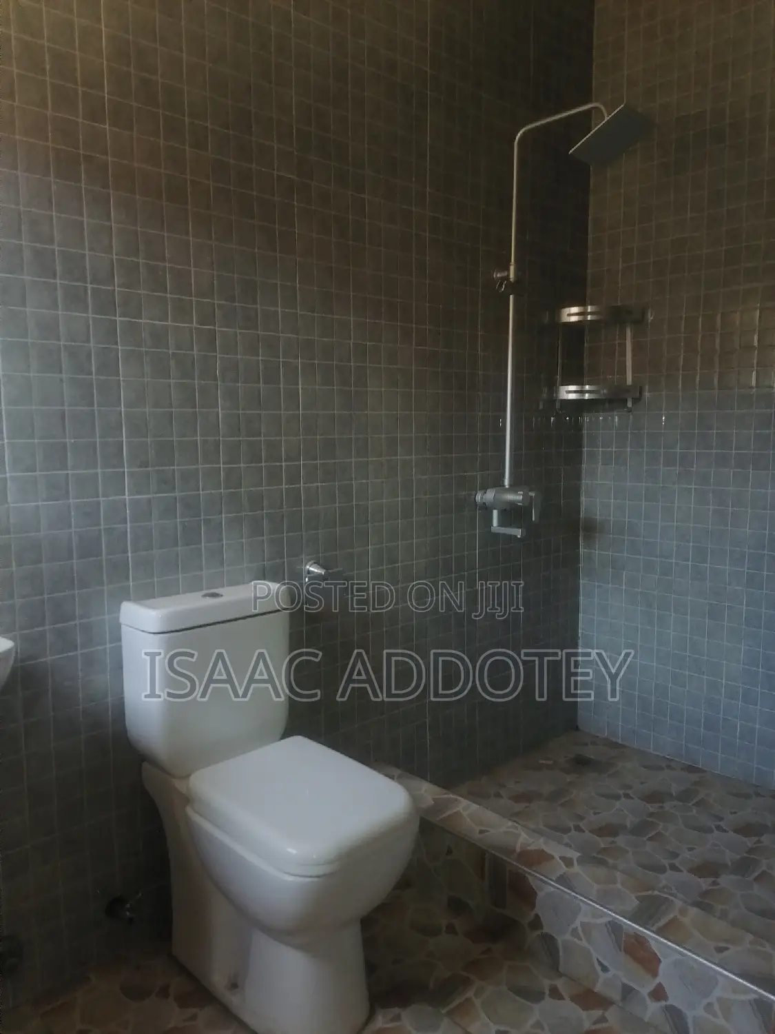 3bdrm Apartment in Lashibi Klagon, Baatsona Total for rent