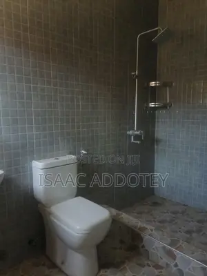 3bdrm Apartment in Lashibi Klagon, Baatsona Total for rent