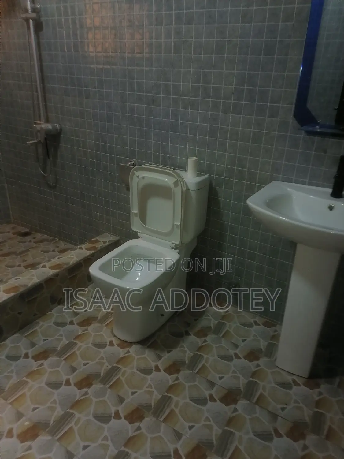 3bdrm Apartment in Lashibi Klagon, Baatsona Total for rent