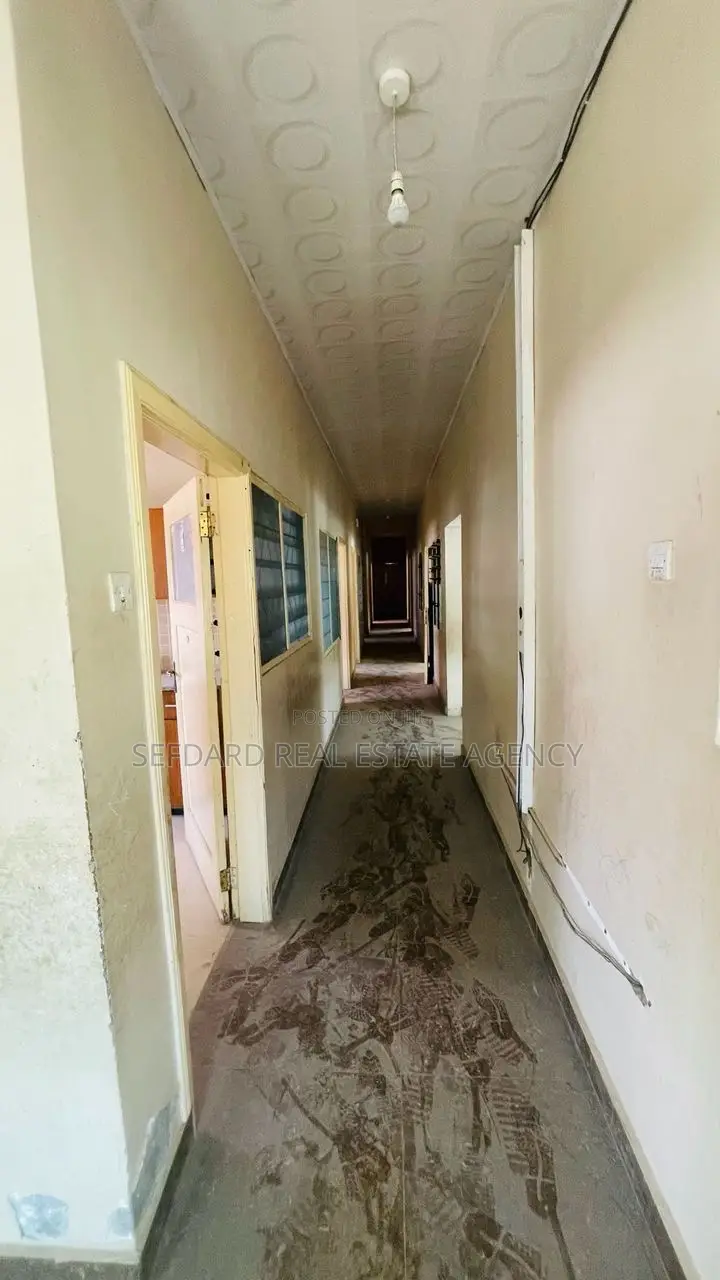 4bdrm House in Sefdard Properties, Amasaman for sale