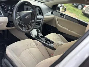 Hyundai Sonata SE 4dr Sedan (2.4L 4cyl 6A) 2015 White