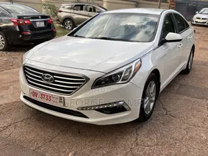 Hyundai Sonata SE 4dr Sedan (2.4L 4cyl 6A) 2015 White