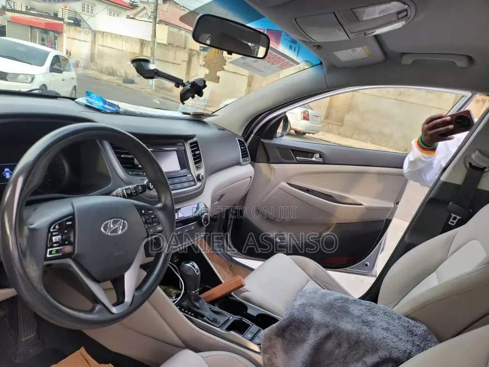Hyundai Tucson 2017 Silver