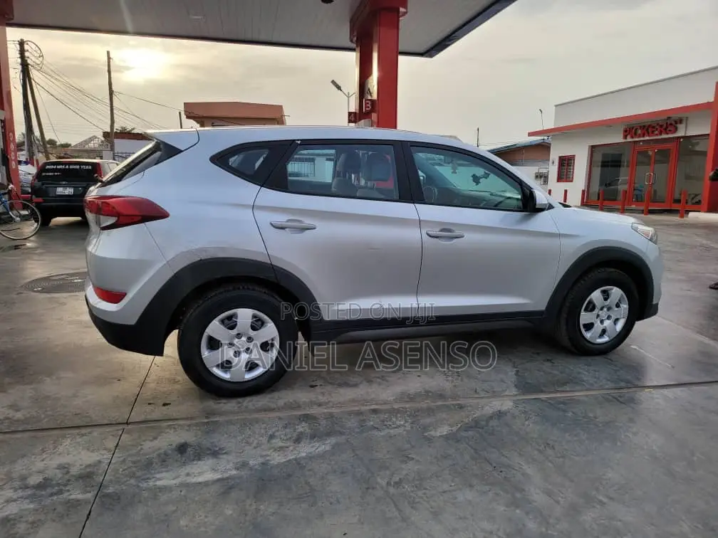 Hyundai Tucson 2017 Silver
