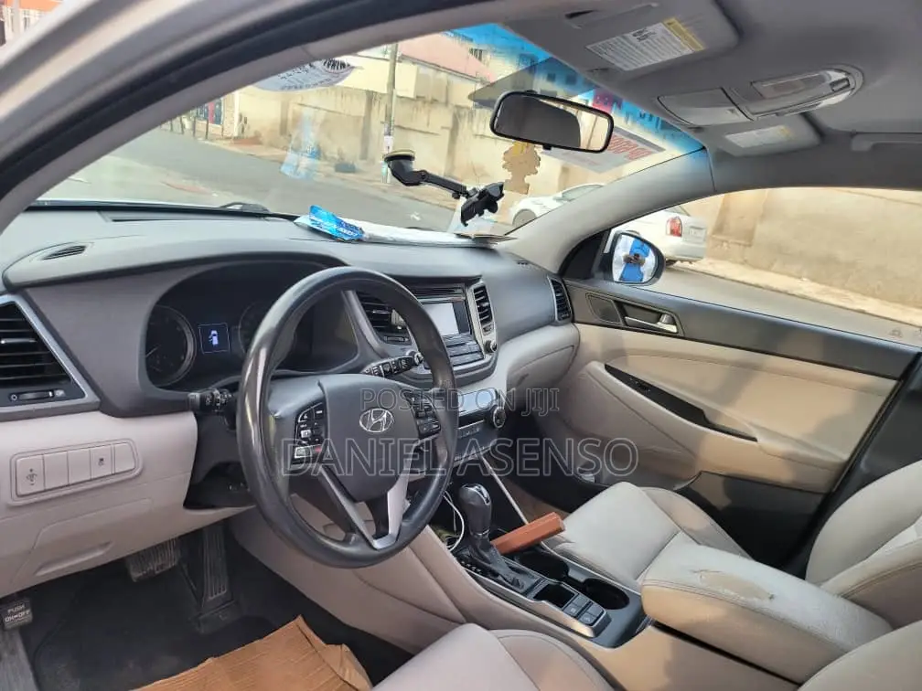 Hyundai Tucson 2017 Silver